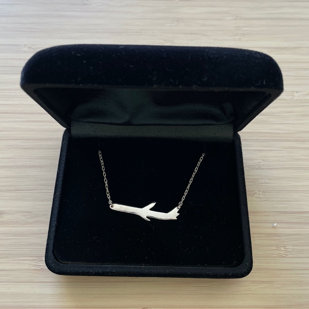 Airplane charm necklace silver